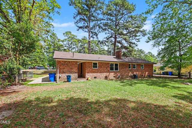 318 S Mcpherson Church Road, Fayetteville, NC 28303