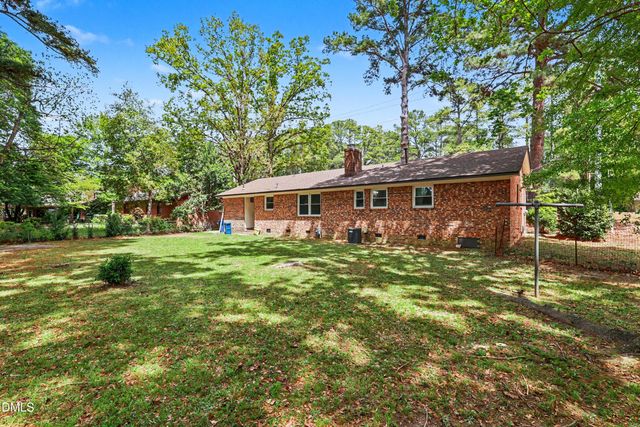 318 S Mcpherson Church Road, Fayetteville, NC 28303