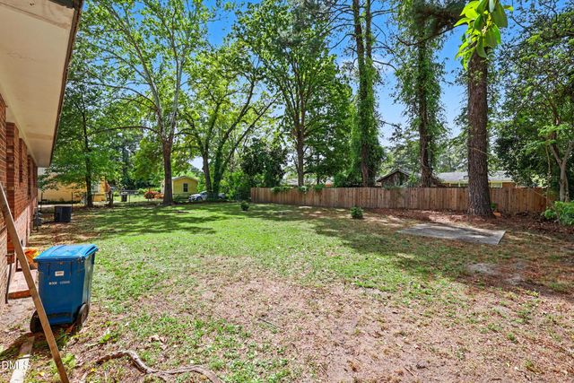 318 S Mcpherson Church Road, Fayetteville, NC 28303