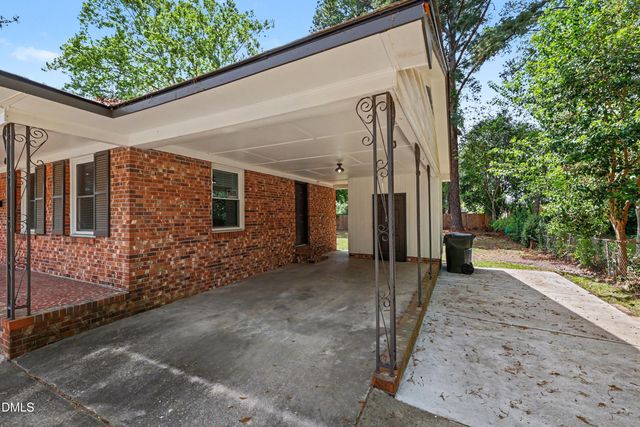 318 S Mcpherson Church Road, Fayetteville, NC 28303