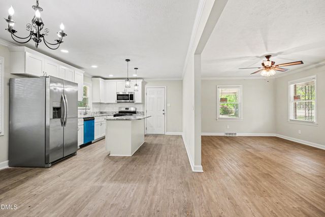 318 S Mcpherson Church Road, Fayetteville, NC 28303