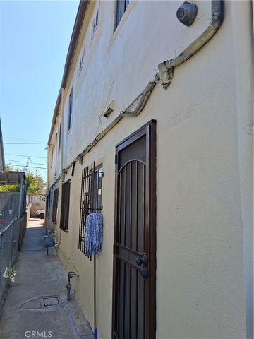 626 W Century, Los Angeles, CA 90044