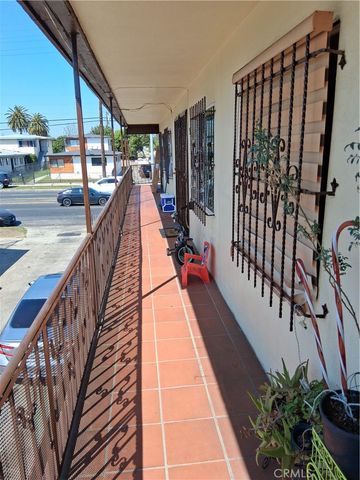 626 W Century, Los Angeles, CA 90044
