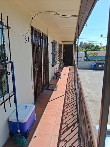 626 W Century, Los Angeles, CA 90044