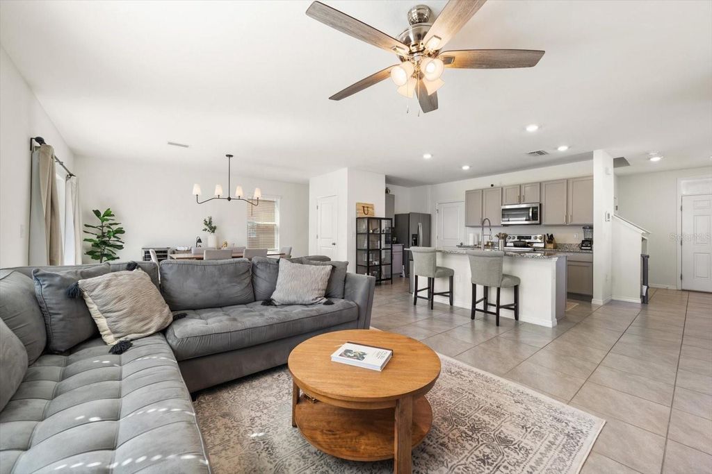 Image 12 of property listing at 16176 SOFT FERN TRACE, Odessa, FL 33556