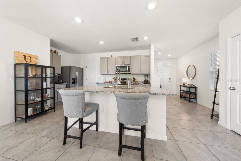 Image 13 of property listing at 16176 SOFT FERN TRACE, Odessa, FL 33556