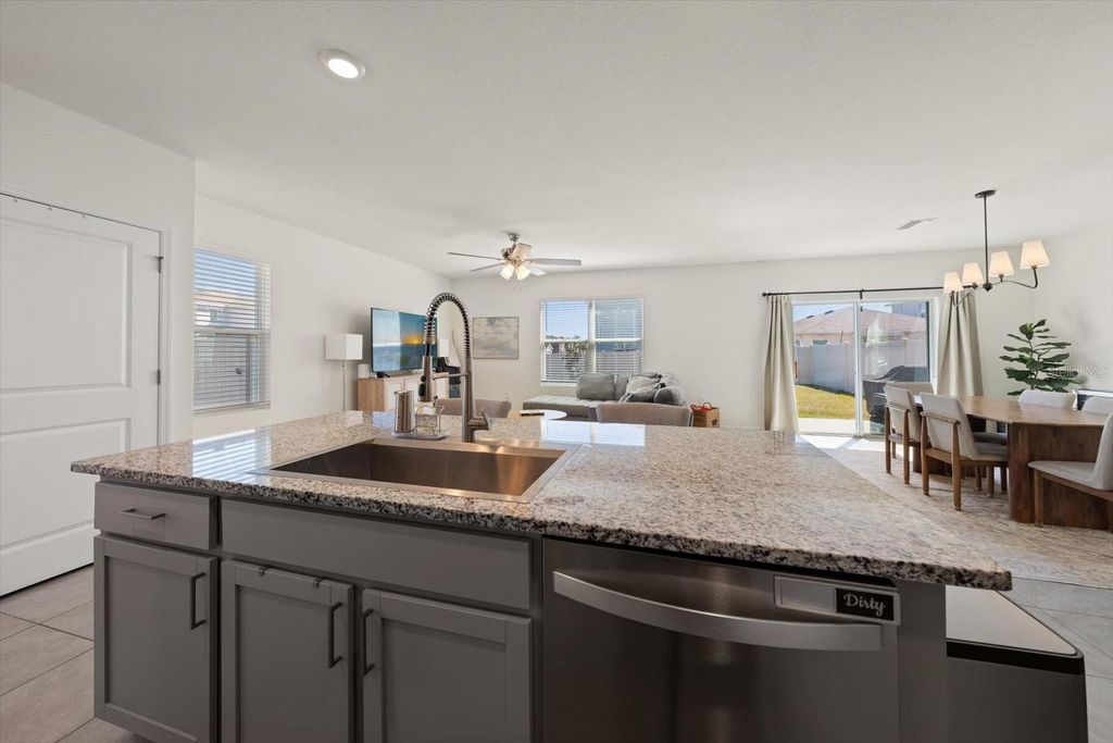 Image 14 of property listing at 16176 SOFT FERN TRACE, Odessa, FL 33556