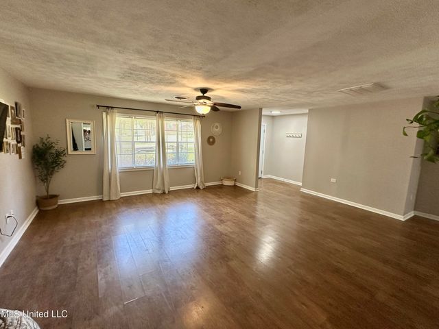 525 Magnolia Road, Clinton, MS 39056