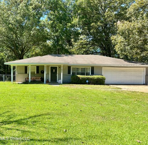 525 Magnolia Road, Clinton, MS 39056