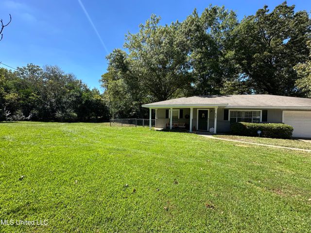 525 Magnolia Road, Clinton, MS 39056