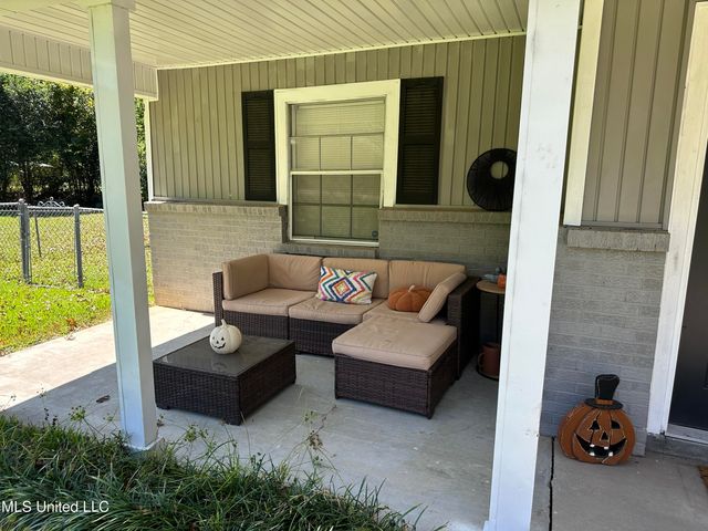 525 Magnolia Road, Clinton, MS 39056