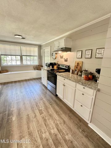 525 Magnolia Road, Clinton, MS 39056