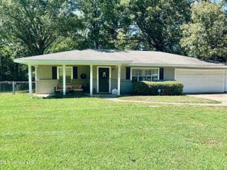 525 Magnolia Road, Clinton, MS 39056