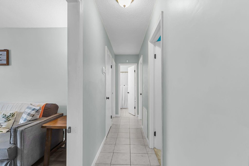 Image 15 of property listing at 118 Waring Road, Summerville, SC 29485