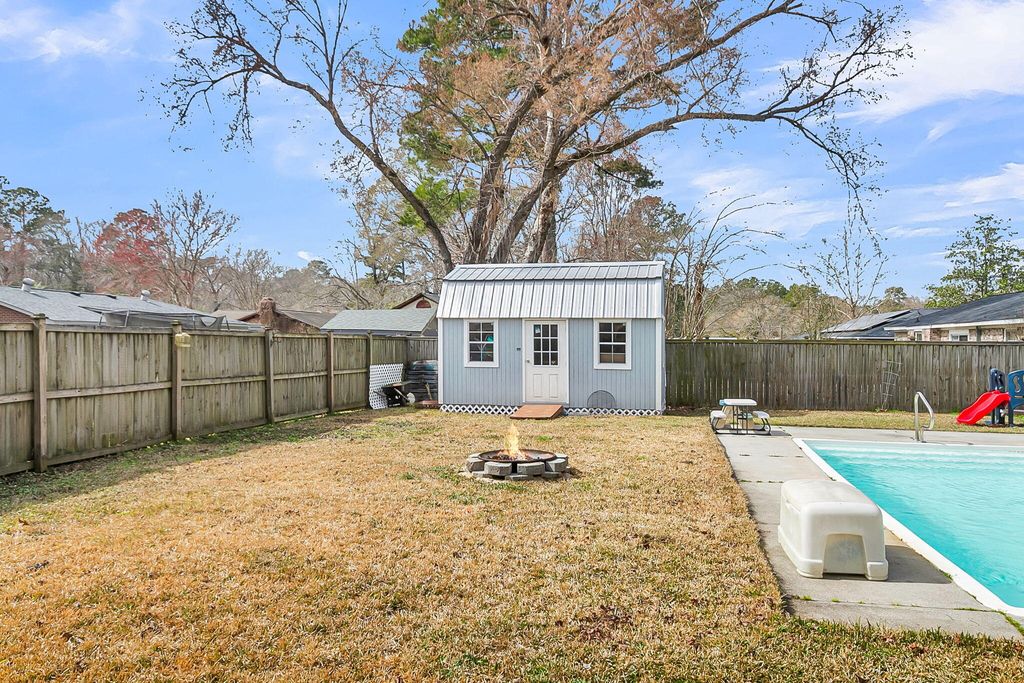 Image 26 of property listing at 118 Waring Road, Summerville, SC 29485