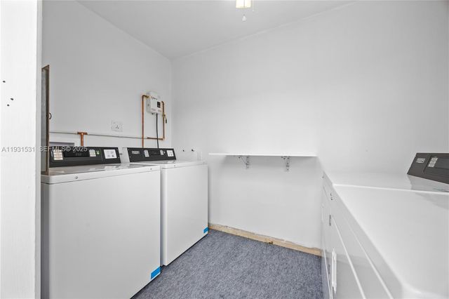 411 SE 3rd Ave 2, Hallandale Beach, FL 33009