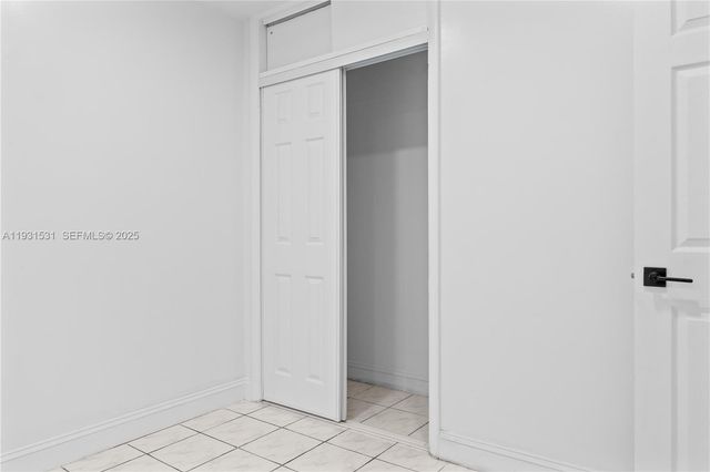 411 SE 3rd Ave 2, Hallandale Beach, FL 33009