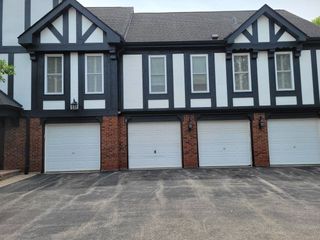 777 Garfield Avenue A, Libertyville, IL 60048