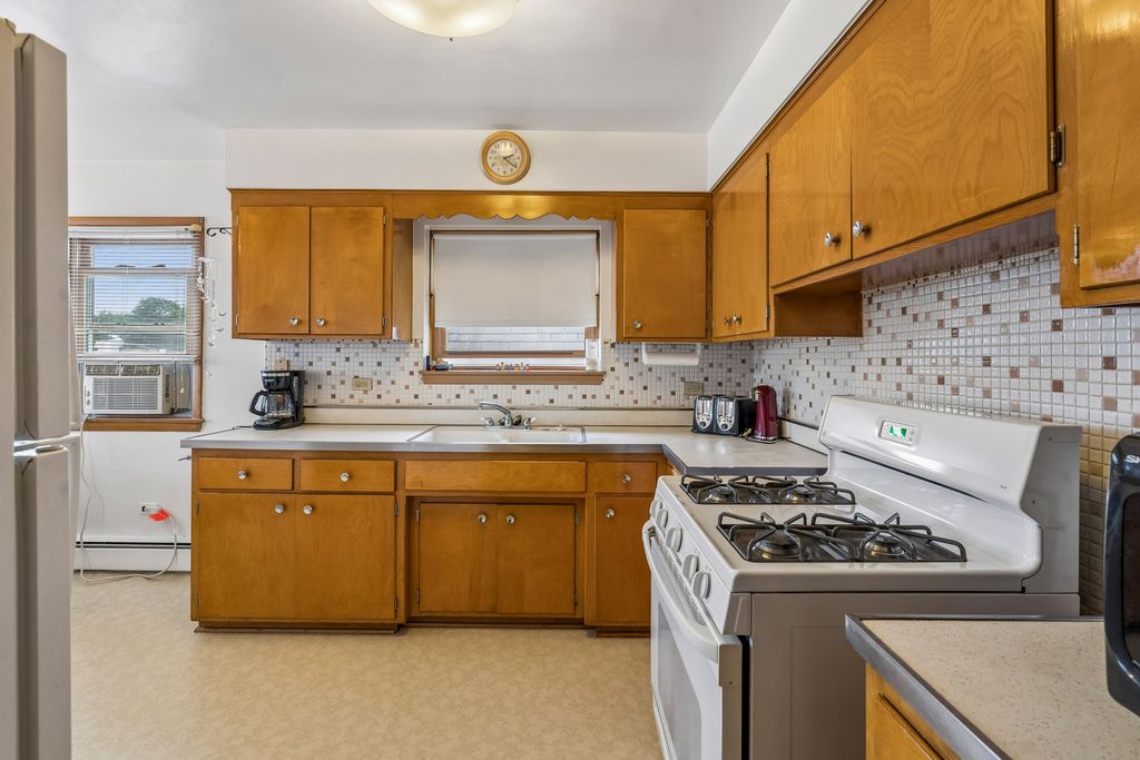 4923 N Kedvale Avenue, Chicago, IL 60630 — photo 4