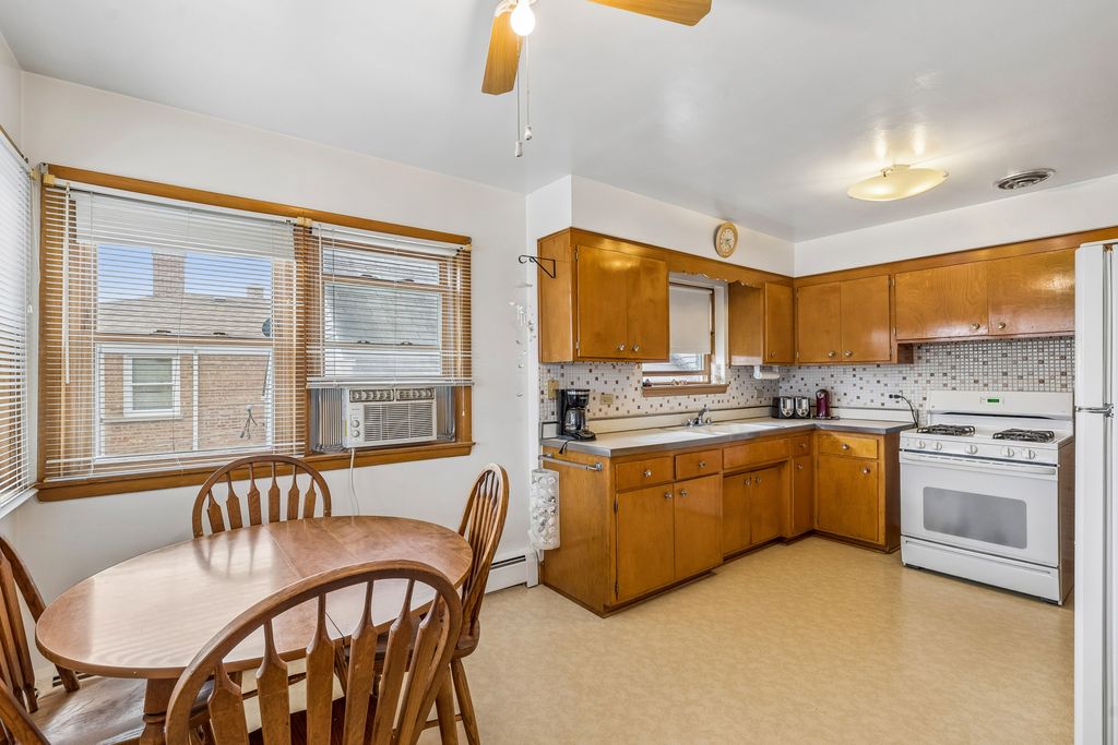 4923 N Kedvale Avenue, Chicago, IL 60630 — photo 5