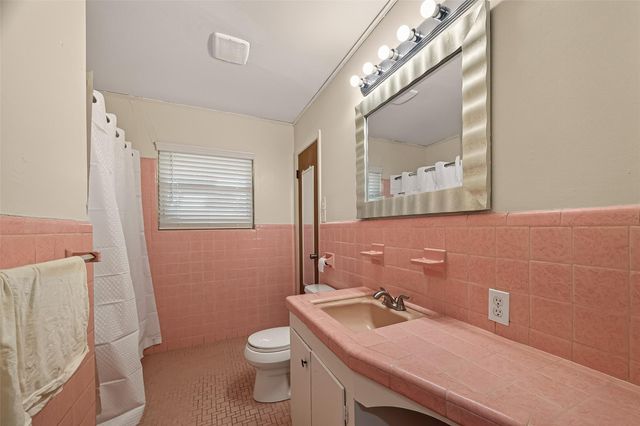 8726 Glenloch Drive, Houston, TX 77061