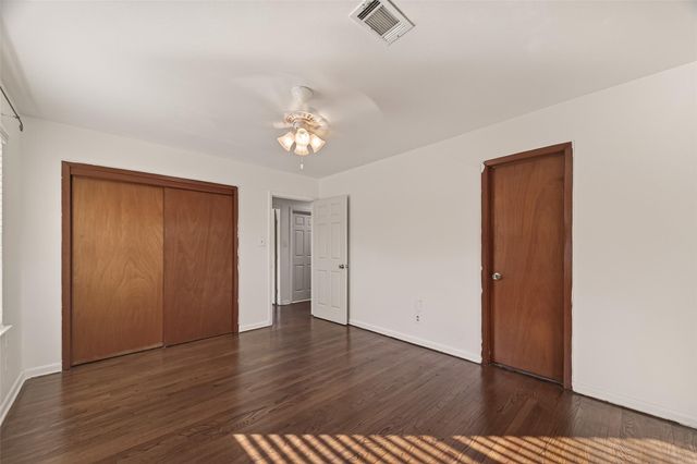 8726 Glenloch Drive, Houston, TX 77061