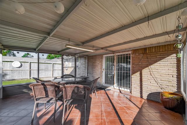 8726 Glenloch Drive, Houston, TX 77061