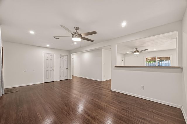 8726 Glenloch Drive, Houston, TX 77061