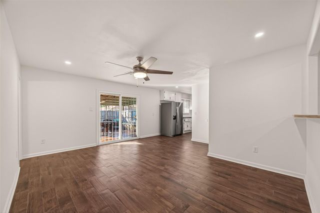 8726 Glenloch Drive, Houston, TX 77061