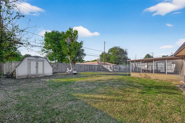 8726 Glenloch Drive, Houston, TX 77061