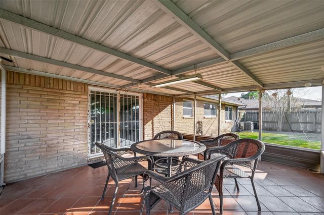 8726 Glenloch Drive, Houston, TX 77061