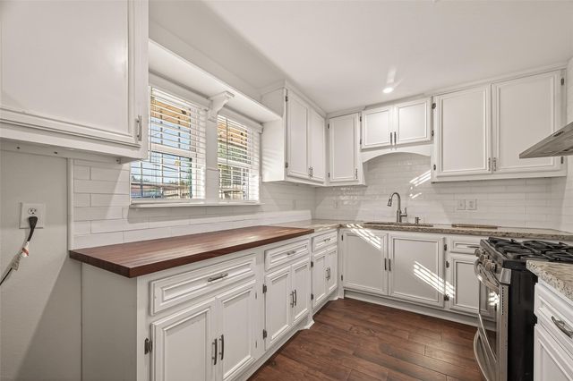 8726 Glenloch Drive, Houston, TX 77061