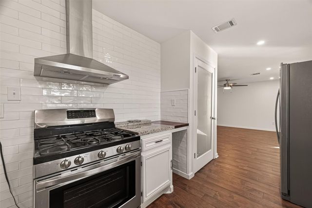 8726 Glenloch Drive, Houston, TX 77061