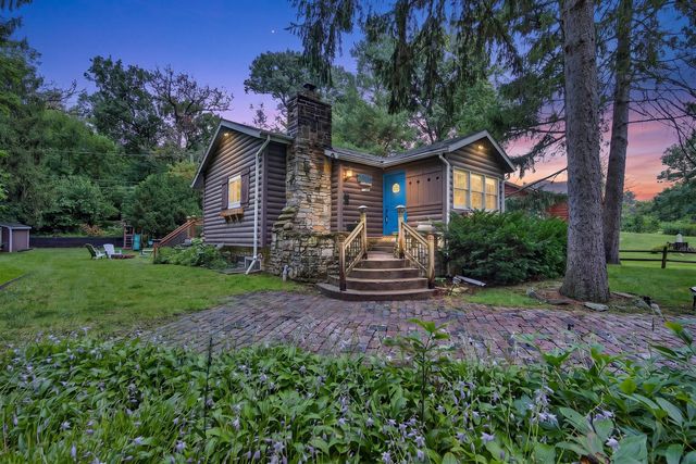 27686 W Rowe Avenue, Spring Grove, IL 60081
