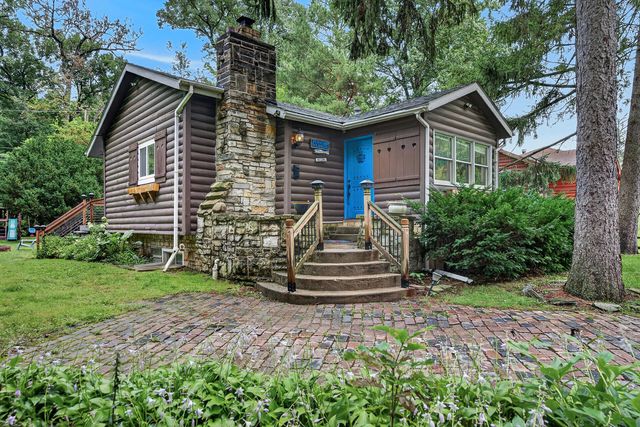 27686 W Rowe Avenue, Spring Grove, IL 60081