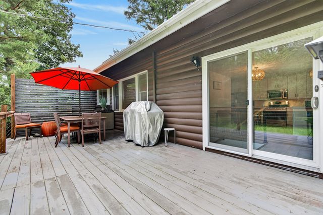 27686 W Rowe Avenue, Spring Grove, IL 60081
