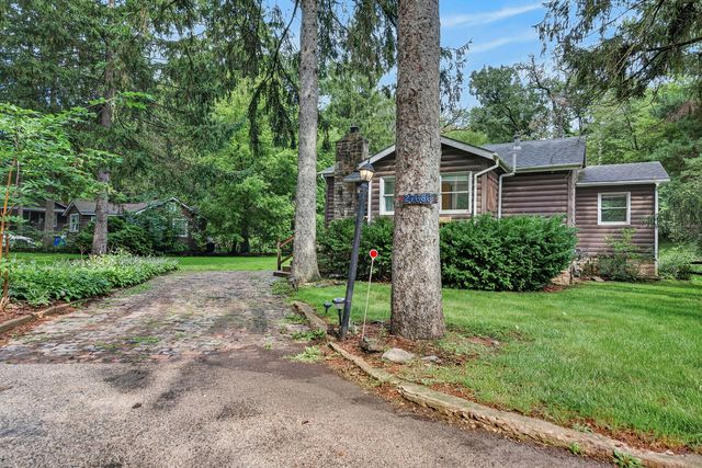 27686 W Rowe Avenue, Spring Grove, IL 60081