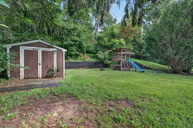 27686 W Rowe Avenue, Spring Grove, IL 60081
