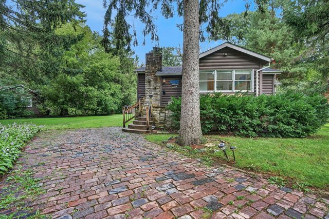 27686 W Rowe Avenue, Spring Grove, IL 60081