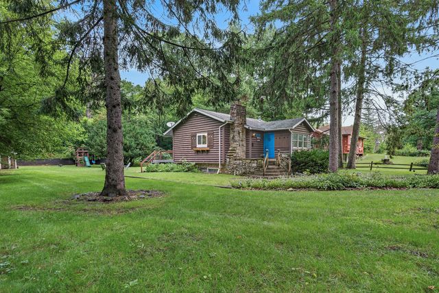 27686 W Rowe Avenue, Spring Grove, IL 60081