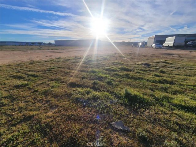 1 Malaki, Apple Valley, CA 92308