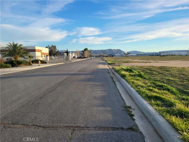 1 Malaki, Apple Valley, CA 92308