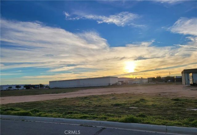 1 Malaki, Apple Valley, CA 92308