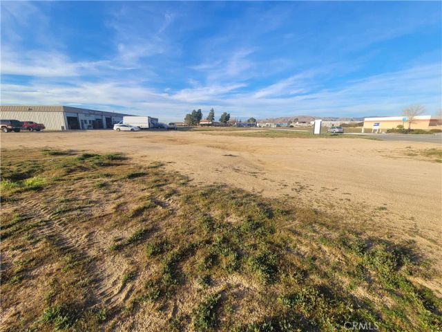 1 Malaki, Apple Valley, CA 92308