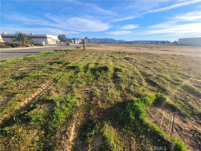 1 Malaki, Apple Valley, CA 92308