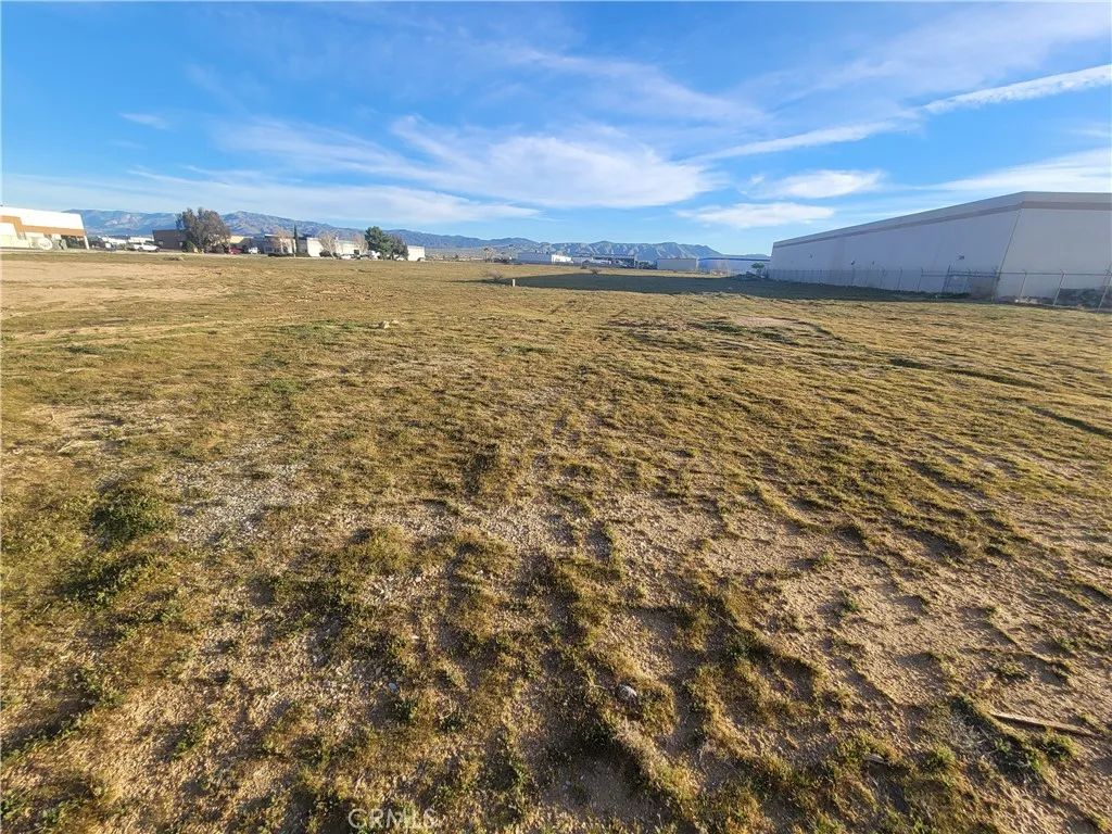 1 Malaki, Apple Valley, CA 92308