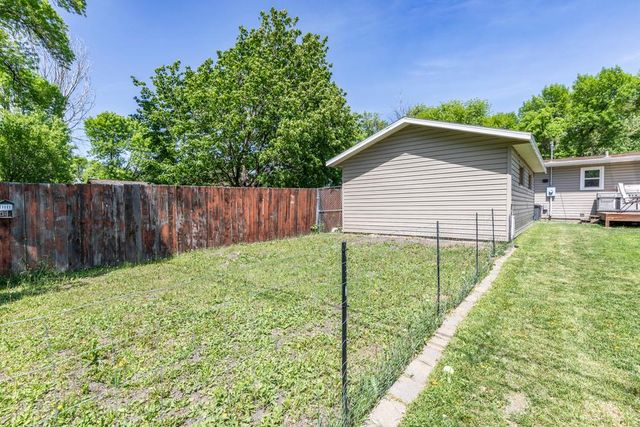617 Cedar Lane, Moorhead, MN 56560