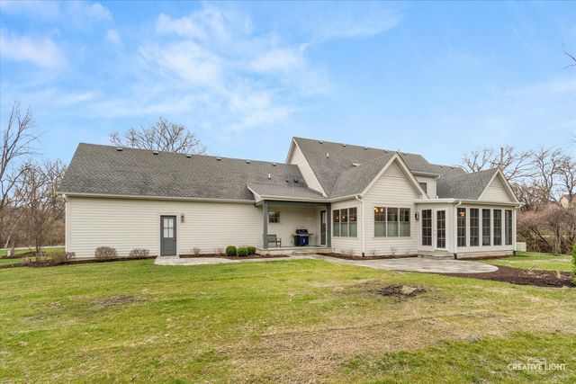 1862 W Wiesbrook Road, Wheaton, IL 60189