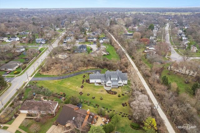 1862 W Wiesbrook Road, Wheaton, IL 60189