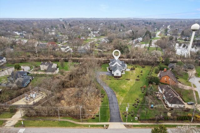 1862 W Wiesbrook Road, Wheaton, IL 60189